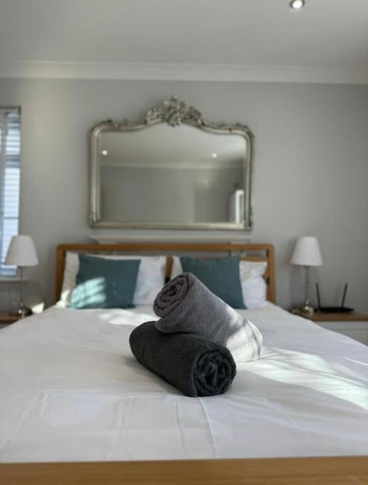 Stylish Apartment Near The Centre Of Harrogate Eksteriør billede