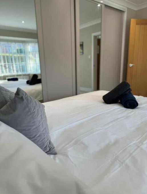 Stylish Apartment Near The Centre Of Harrogate Eksteriør billede