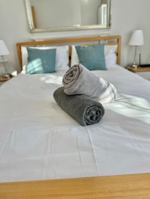 Stylish Apartment Near The Centre Of Harrogate Eksteriør billede