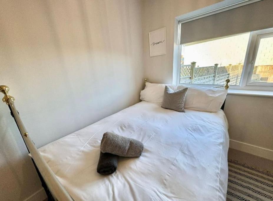 Stylish Apartment Near The Centre Of Harrogate Eksteriør billede