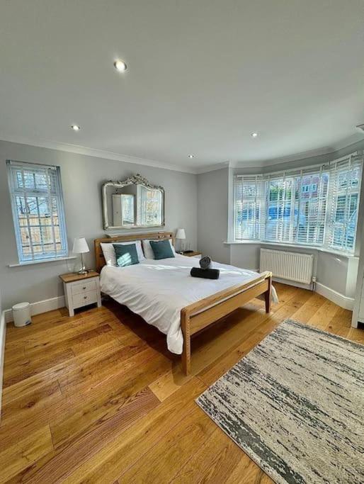 Stylish Apartment Near The Centre Of Harrogate Eksteriør billede