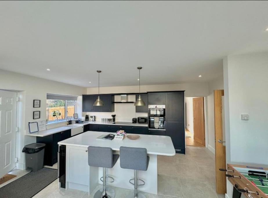 Stylish Apartment Near The Centre Of Harrogate Eksteriør billede